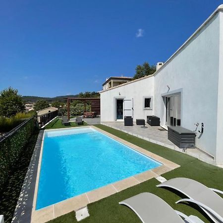Villa Avec Piscine Cuers Exterior photo